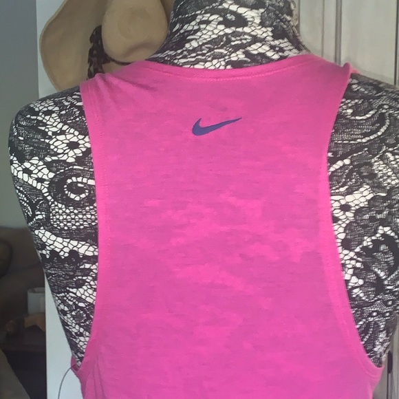 🌺$16 OFF RETAIL $38🌺CLOSET CLOSING EVERYTHING MUST GO 🌺NWT NIKE SMALL & MED🌺 - Picture 4 of 7